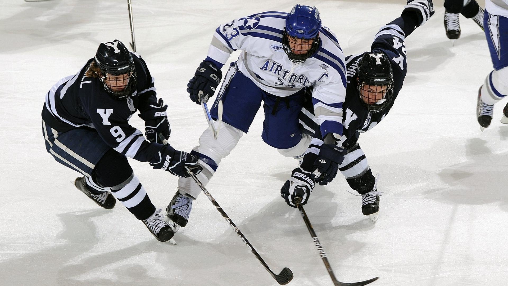 九游app下载中心-“冰雪征服者！——北极赛段背后的极限勇士”，arctice北极冰